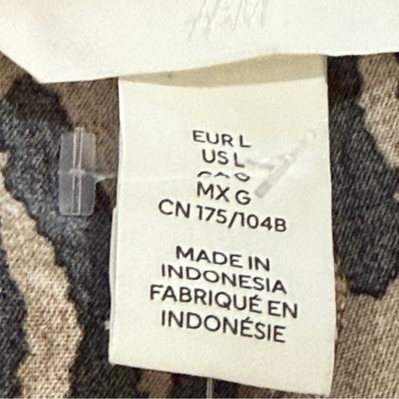 H&M Black and Tan Patterned Long-Sleeved Dress. Sz L. - Picture 9 of 9